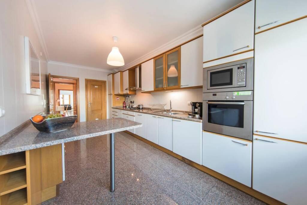 Apartment 2 Bedroom With Garage Family Wonder Lisbon
